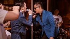 Tuấn Hưng - Quang Hà biểu diễn trong đêm nhạc đặc biệt.