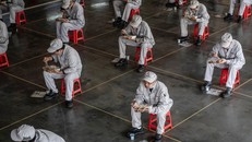 Tạp chí Nature cho rằng việc gọi tên virus bằng địa danh cần phải chấm dứt. Ảnh: AFP.