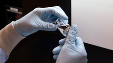 Một lọ Remdesivir tinh khiết. Ảnh: Gilead Sciences/Reuters.