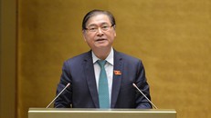 Ủy viên Ủy ban Thường vụ Quốc hội, Chủ nhiệm Ủy ban Khoa học, Công nghệ và Môi trường của Quốc hội Phan Xuân Dũng trình bày Báo cáo giải trình, tiếp thu, chỉnh lý dự án Luật.