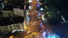 : Hàng vạn du khách đổ về Sầm Sơn dự chuỗi sự kiện mùa hè tại thành phố biển. (Ảnh: Fanpage Sầm Sơn 36)