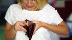 Nhiều sinh viên mất việc làm thêm khi Covid-19 bùng phát.