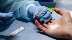 Kỳ lạ trường hợp tự khỏi HIV mà không cần điều trị