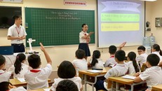 Một tiết học giáo dục an toàn giao thông tại trường tiểu học Trần Quốc Toản (quận Hoàn Kiếm, Hà Nội)