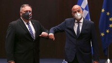 Ngoại trưởng Mỹ Mike Pompeo và người đồng cấp Hy Lạp Nikos Dendias. (Nguồn: AFP)