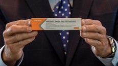 Sản phẩm của hãng được Trung Quốc Sinovac bị hoãn thử nghiệm ở Brazil sau một sự cố bí ẩn vào ngày 29/10. Ảnh: AFP.