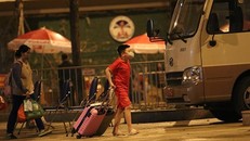 Tất cả học sinh trường Tiểu học Xuân Phương được về nhà vào sáng nay