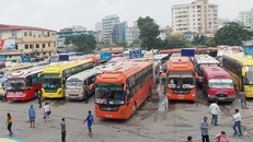 Hà Nội bỏ giãn cách trên xe khách từ ngày 16/3.