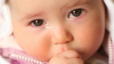 Vì sao nước mắt của con người lại có vị mặn?