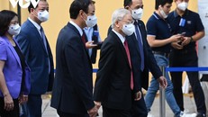 Tổng Bí thư Nguyễn Phú Trọng đến khu vực bỏ phiếu số 4, phường Nguyễn Du, Quận Hai Bà Trưng, TP. Hà Nội. Ảnh: VOV