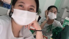 Hai cô gái 9x “mở đường” vào tâm dịch trong giờ nghỉ trưa hiếm hoi trong ngày