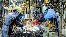 Chống dịch đi đôi với giữ vững động lực của nền kinh tế