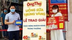 Lộ diện những khách hàng may mắn đầu tiên 'uống sữa Ông Thọ, trúng vàng'