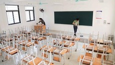 Từ ngày 6/12, Hà Nội tổ chức cho học sinh lớp 12 đến trường, học 3 buổi/tuần