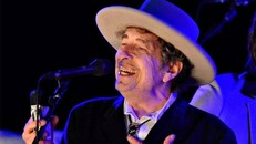 Huyền thoại âm nhạc Bob Dylan thông báo kế hoạch phát hành sách mới