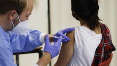 Israel công bố thêm về hiệu quả của liều vaccine thứ 4