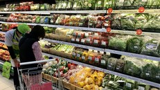 Hà Nội: Nhiều mặt hàng thực phẩm ‘hạ nhiệt’ tại các chợ và siêu thị