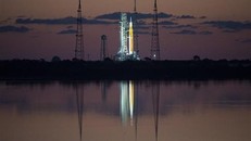 NASA xem xét thời điểm phóng tàu vũ trụ khám phá Mặt Trăng