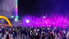 Lễ hội nhạc nước The Fountain Festival thu hút hơn 1.500 lượt khách tham gia mỗi cuối tuần
