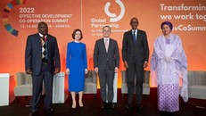 Việt Nam tham dự Hội nghị cấp cao về Hợp tác phát triển hiệu quả tại Geneva