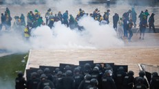 Thêm nhiều quốc gia bày tỏ quan ngại về tình hình tại Brazil