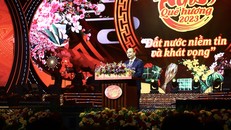 Chủ tịch nước Nguyễn Xuân Phúc dự chương trình nghệ thuật 'Xuân Quê hương' 2023