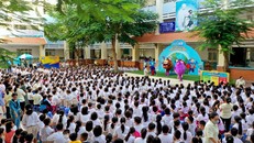 Các học sinh trường Tiểu học Lê Văn Tám (quận 7, TP HCM) tham gia chương trình ngoại khóa do thương hiệu Sữa chua uống SuSu và Sữa trái cây Hero của Vinamilk tổ chức vào ngày 29/11/2022. Ảnh: Vinamilk