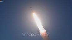  Một tên lửa đạn đạo tầm ngắn của Triều Tiên được phóng thử từ khu vực Sukchon, tỉnh Pyongan hướng về vùng biển phía Đông nước này, ngày 20/2/2023. Ảnh minh họa: YONHAP/TTXVN