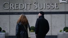 12.000 việc làm có nguy cơ biến mất sau khi UBS tiếp quản Credit Suisse
