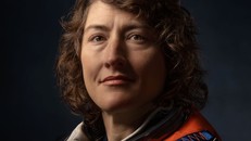 NASA công bố phi hành đoàn bay quanh Mặt trăng năm 2024