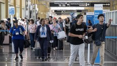 Dự báo giá vé máy bay sẽ duy trì mức 'cao ngất' trong thời gian dài