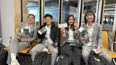 Đội tuyển nữ Việt Nam chuẩn bị cho trận đấu với Tây Ban Nha