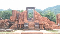 2.000 lượt khách trải nghiệm thuyết minh đa ngôn ngữ tại Thánh địa Mỹ Sơn