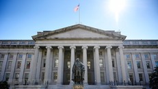 Moody's hạ đánh giá nợ công của Mỹ