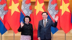 Chủ tịch Quốc hội Vương Đình Huệ đón, hội đàm với Chủ tịch Quốc hội Campuchia Samdech Khuon Sudary