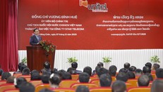 Chủ tịch Quốc hội thăm và làm việc tại liên đoanh của Viettel tại Lào