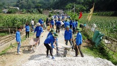 Cử tri Cao Bằng đề nghị quan tâm đến chính sách đặc thù cho xã đạt chuẩn nông thôn mới