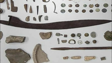 Các tang vật cảnh sát Tây Ban Nha thu giữ sau chiến dịch "giải cứu" cổ vật. Ảnh: Policía Nacional