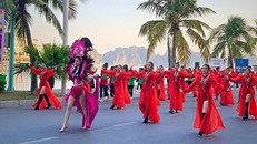 Lần đầu tiên có lễ hội Carnaval trên biển tại Việt Nam