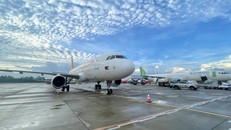 Máy bay mới của Bamboo Airways tại sân bay Nội Bài