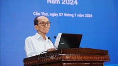 Vinh danh cụ ông theo học bậc thạc sĩ chuyên ngành Văn học Việt Nam ở tuổi 87