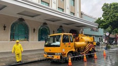 Hà Nội khẩn trương vận hành các trạm bơm tiêu thoát nước để tránh ngập úng