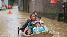 Bộ Quốc phòng ủng hộ 40 tỷ đồng hỗ trợ đồng bào bị thiệt hại do bão số 3