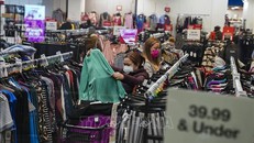 Sôi động thị trường mua sắm Black Friday 2024 tại châu Âu và Mỹ