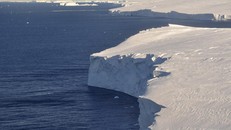 Hồ băng Nam Cực hé lộ hy vọng tìm ra sự sống vũ trụ