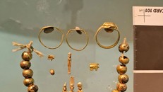 Ai Cập phát hiện bộ sưu tập trang sức từ 2.600 năm tuổi