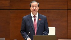 Bộ trưởng Bộ Giáo dục và Đào tạo Nguyễn Kim Sơn trả lời chất vấn của các đại biểu Quốc hội.