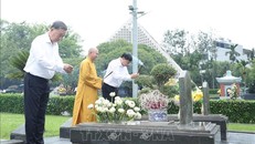 Tổng Bí thư Tô Lâm dâng hương tưởng niệm các Anh hùng, Liệt sĩ tại Điện Biên