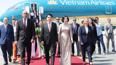 Chủ tịch nước Lương Cường và Phu nhân tại sân bay quốc tế Cairo, Ai Cập