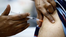 Vaccine phòng bệnh zona thần kinh có thể giảm nguy cơ đau tim và đột quỵ